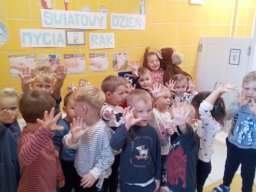 15-10-2025 Mycie rąk z Małpką Iwoną